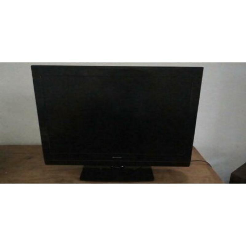 TV. Sharp. LC-3257E-BK. In uitstekende staat.