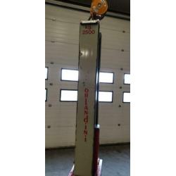 1 koloms hefbrug 2500 KG Orlandini