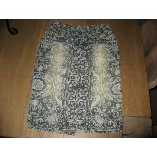 mooie bleached spijkerrok met print, Moschino jeans, mt 36
