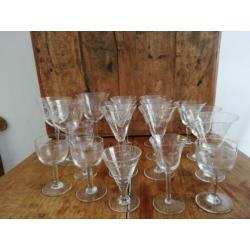 Prachtige antieke borrel wijn glazen 18 stuks