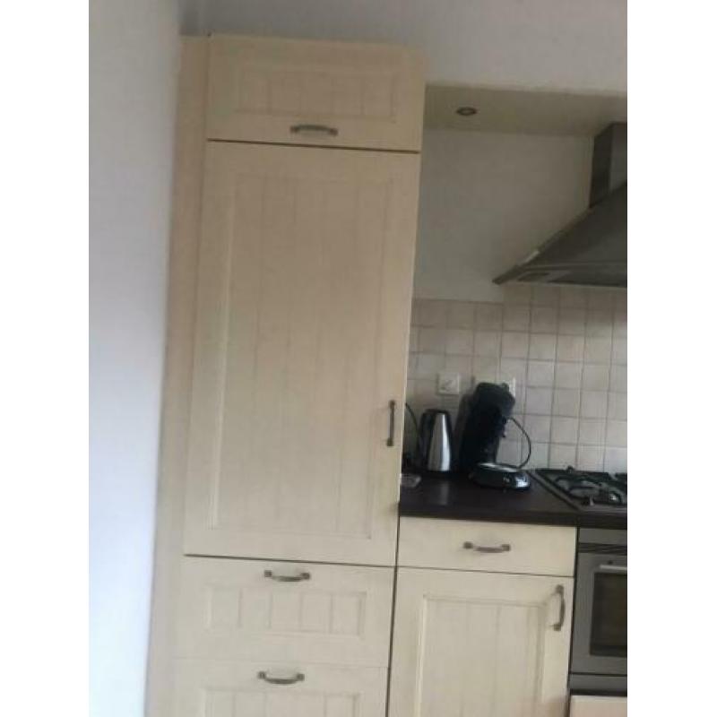 Keuken crèmekleurig