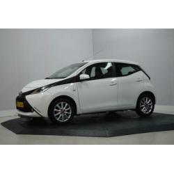 Toyota Aygo 1.0 VVT-i x-play Airco, Navi, Camera. 5 deuren,