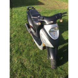 Cross/brommer scooter, trekt geweldig op met dik blok (125cc