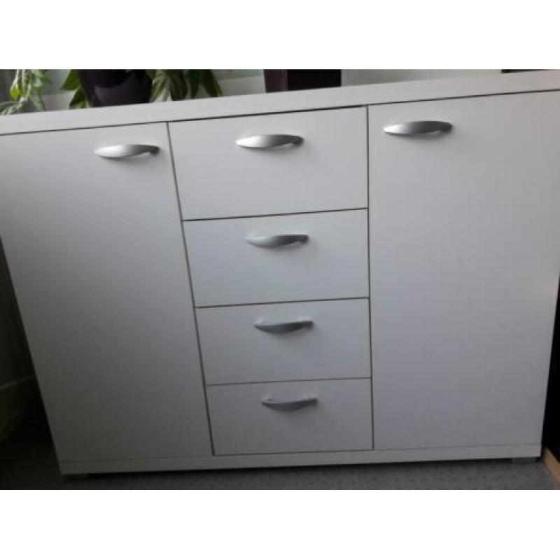 praktisch wit dressoir