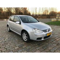 Volkswagen Golf 1.6 FSI Trendline