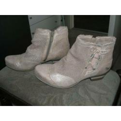 Nieuwe Mustang True Denim dameslaarzen beige maat 40 € 44,95