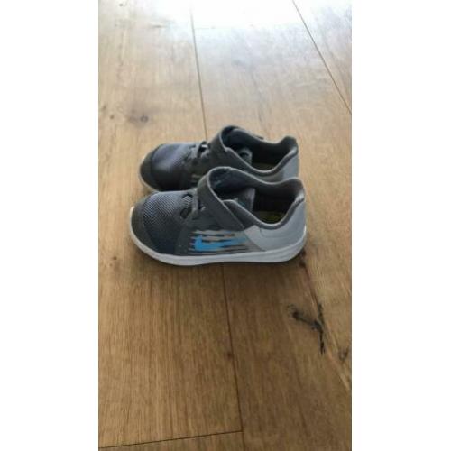 Nike schoenen mt 25 Zgan