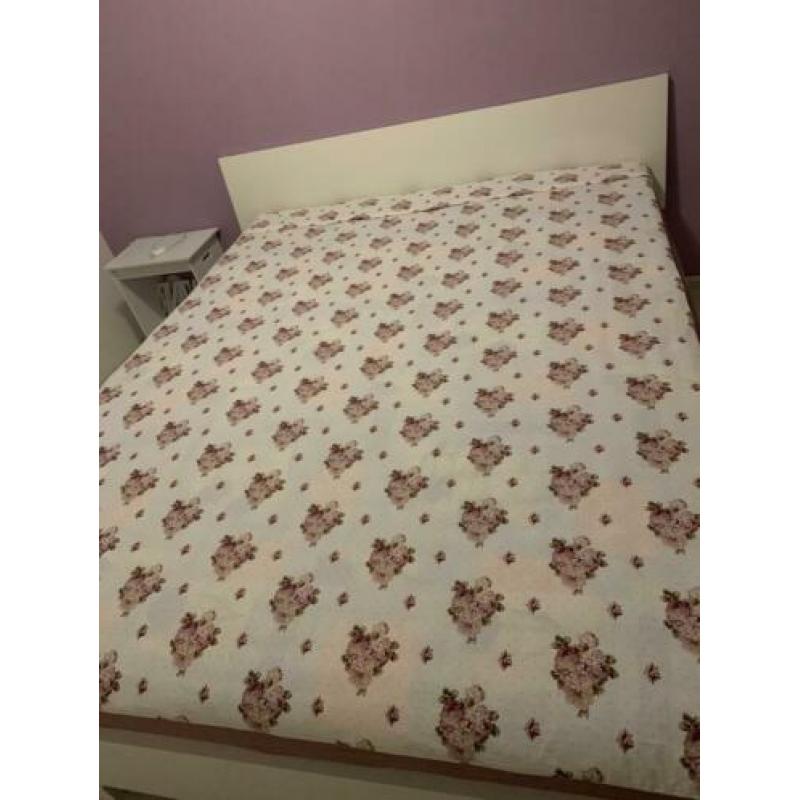 Tweeperson bed