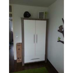 Kinderkamer babykamer commode ledikant