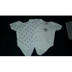 * 2 sterrenrompers Bambino korte mouw, mt 74 *