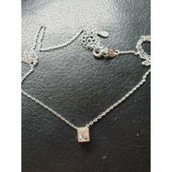 Fijne mooie zilveren ketting met in kubus zirkonia