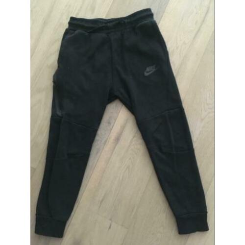 Nike tech broek