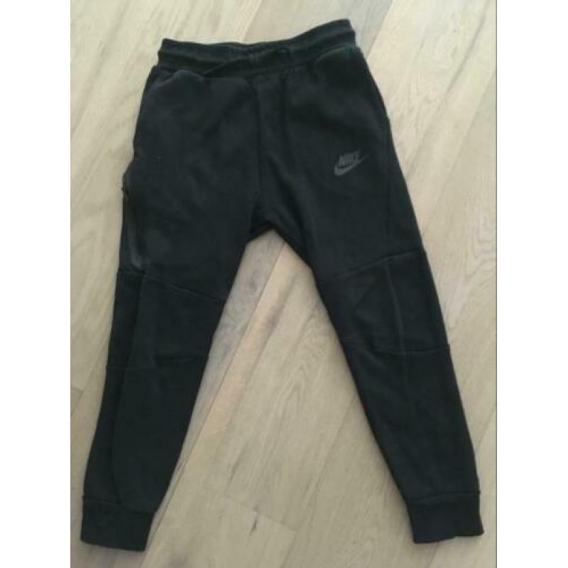 Nike tech broek