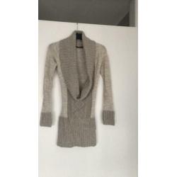 Jane norman lange beige trui met lage kol, nieuw maat small