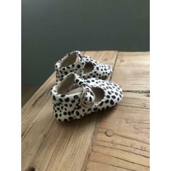 Babyschoentjes 6-12 maanden mt 17 / 18