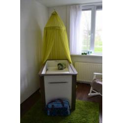 Kinderkamer babykamer commode ledikant