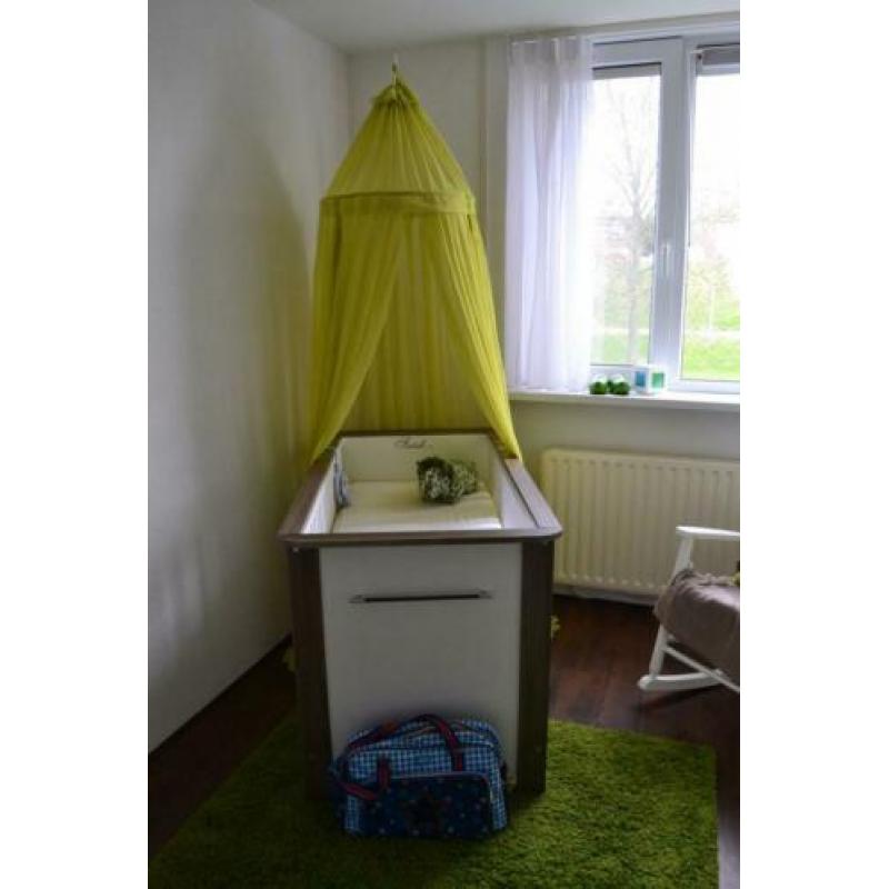 Kinderkamer babykamer commode ledikant