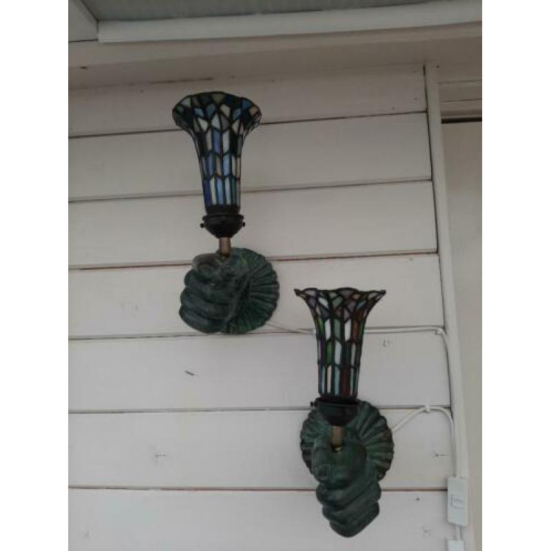 set van bronzen wandlampen met tiffany kap
