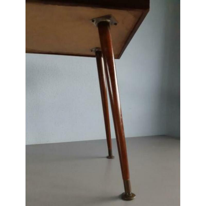 Retro vintage jaren '60/'70 bijzettafeltje met stenen blad.