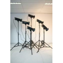 Je eigen foto studio, 6 x Falcon Eyes flitslamp