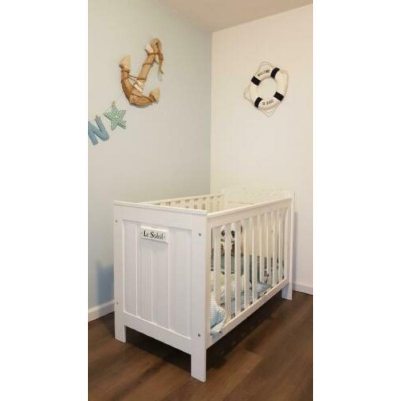 Complete babykamer Marseille (ledikant, commode en kast)