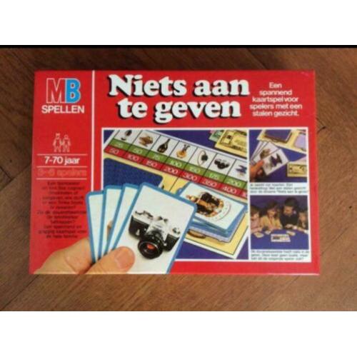 Niets om aan te geven! Vintage kaartspel van MB.