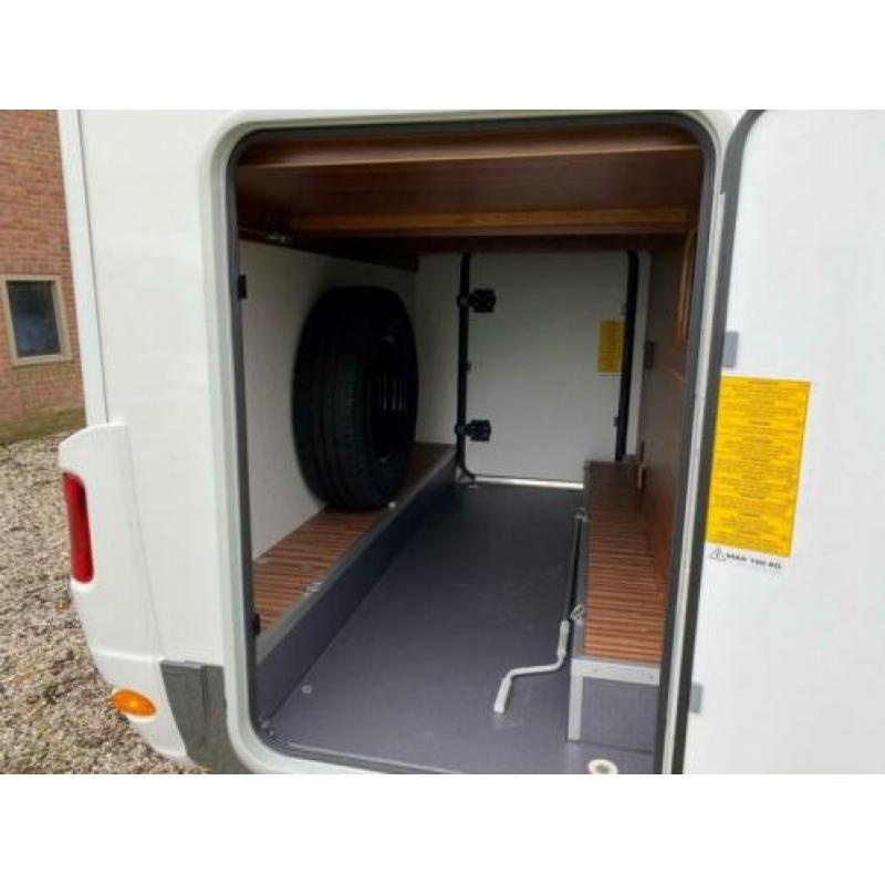 Adria coral s 600 sl automaat enkele bedden