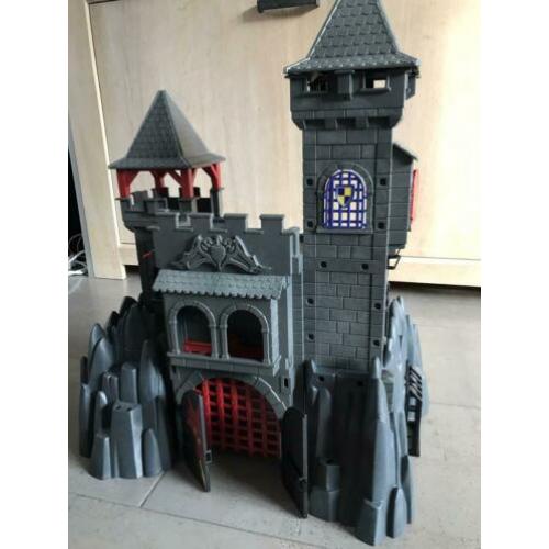 Playmobil kasteel en kasteeldelen met veel extra’s