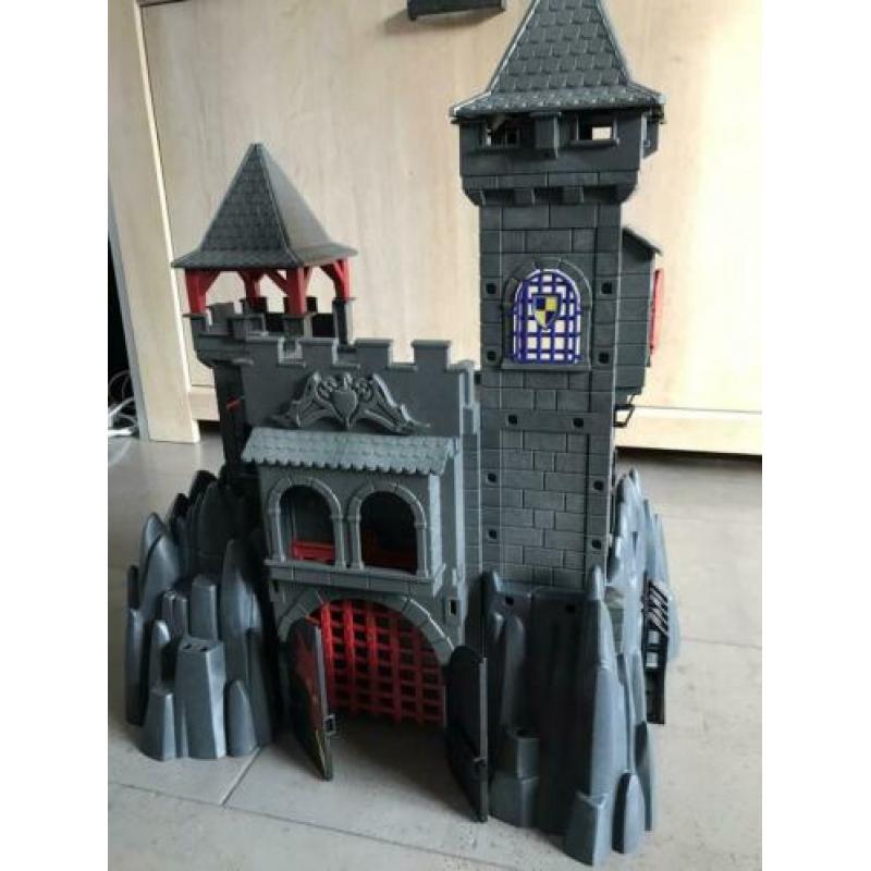 Playmobil kasteel en kasteeldelen met veel extra’s