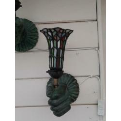 set van bronzen wandlampen met tiffany kap