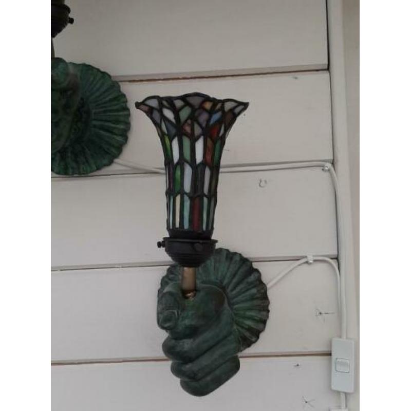 set van bronzen wandlampen met tiffany kap