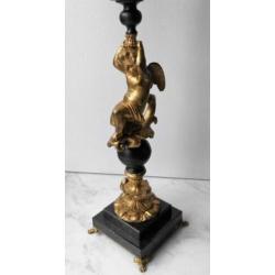 Grote bronzen kandelaar Empire stijl.op zwart marmeren voet