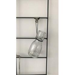 rek zwart H80 B50 3kleinen vaarsen en 2 hang bakjes +vlinder