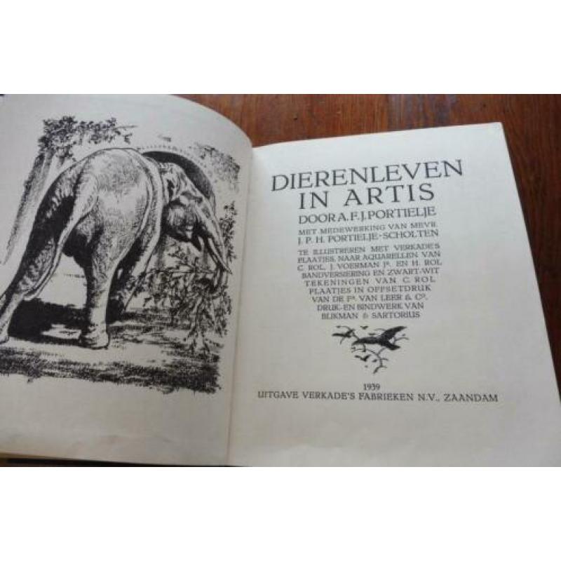 APEN en HOEFDIEREN in ARTIS. 1940 VERKADE album.