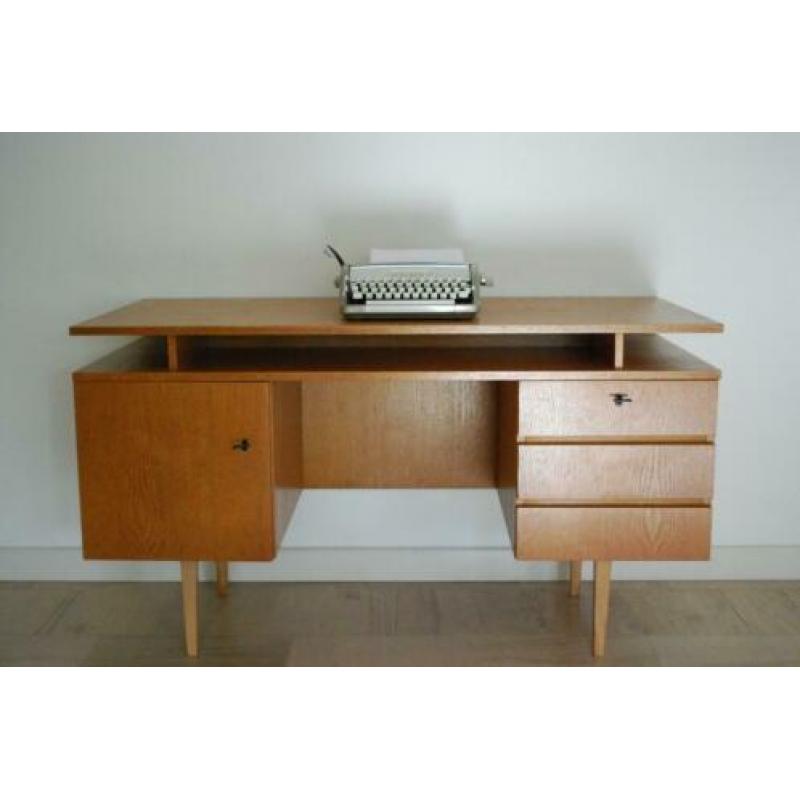 Vintage houten bureau met ladeblok en kastje