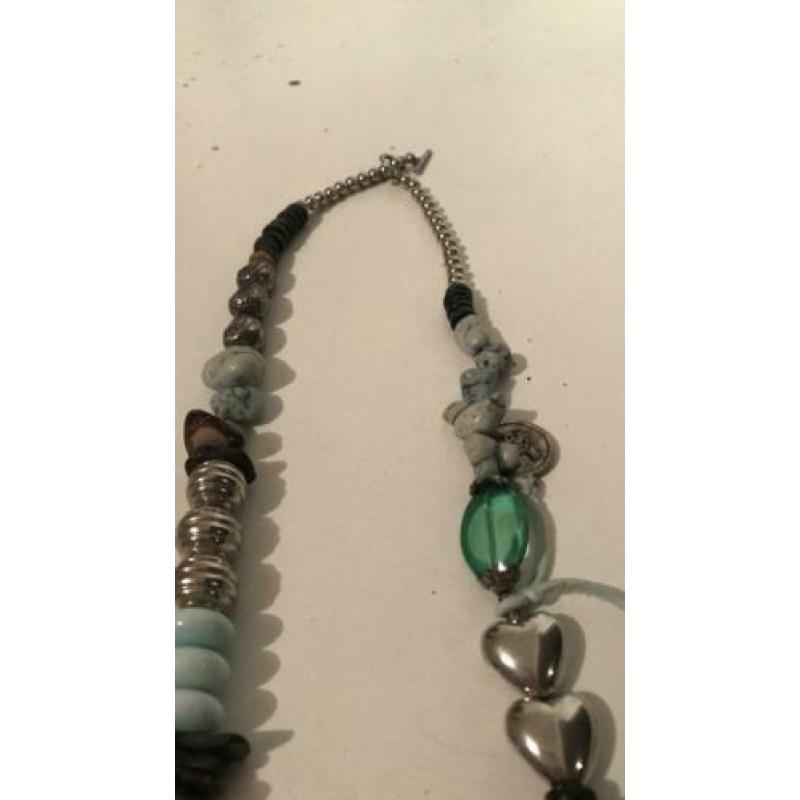 Mooie lange ketting €3,50