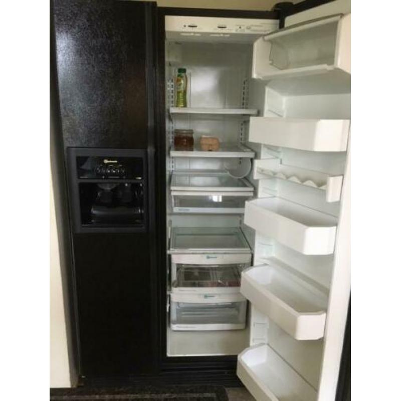 Bauknecht KGN 7016 Amerikaanse koelkast met ijs machine