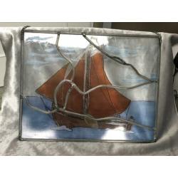 Glas in lood raamhanger met een oude zeilboot