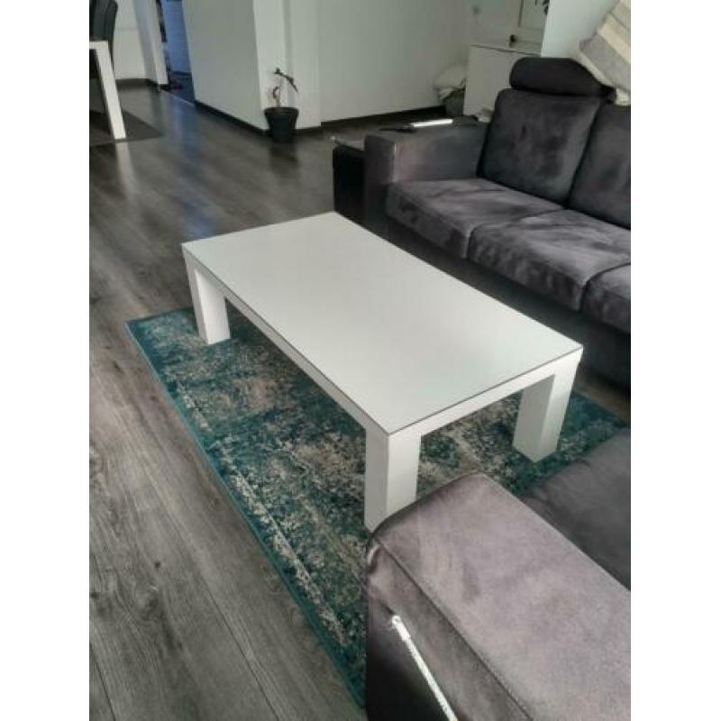 Eettafel, salontafel, dressoir en TV-kast