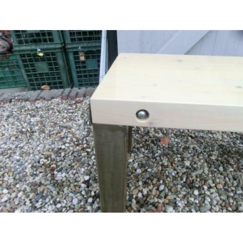 Bijzondere tafel 9079