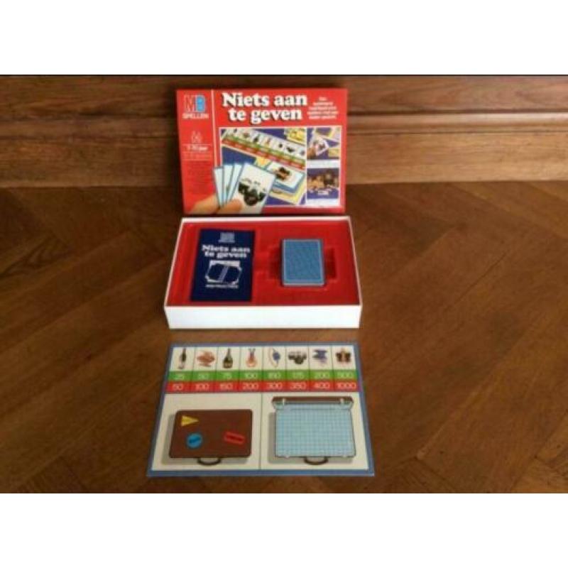 Niets om aan te geven! Vintage kaartspel van MB.