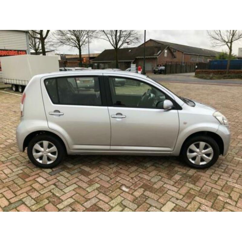 Daihatsu Sirion 2 1.0-12V Premium airco 2008 deurs