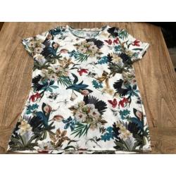 T shirt bloemen. Ecru met groen petrolblauw mt M