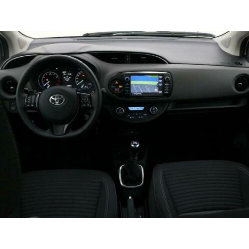 Toyota Yaris 1.5 Design | Navi | Safety Sense (bj 2019)