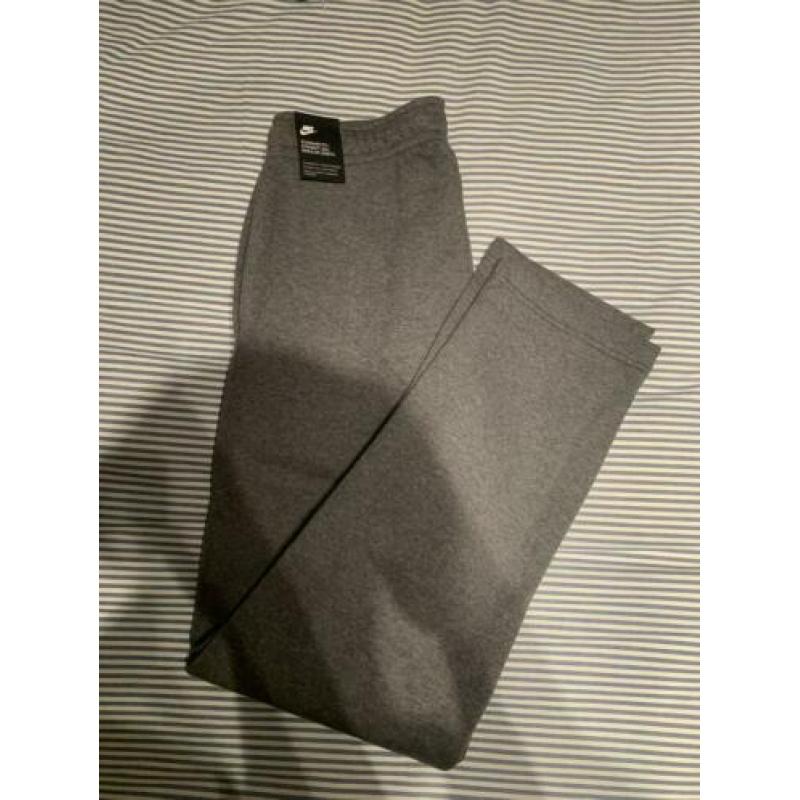 Nieuwe joggingbroek Nike maat M