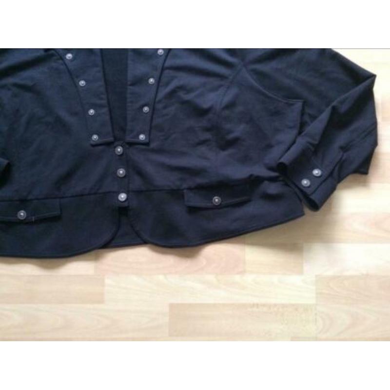 X-Two zwart vest met sierknopen mt 56/58 nieuw