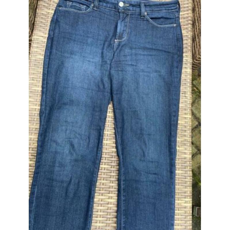NYDJ spijkerbroek jeans maat 12 = 42/44 Sheri Slim ZGAN