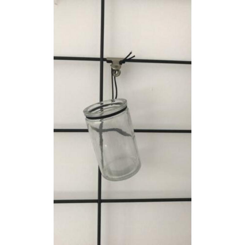 rek zwart H80 B50 3kleinen vaarsen en 2 hang bakjes +vlinder