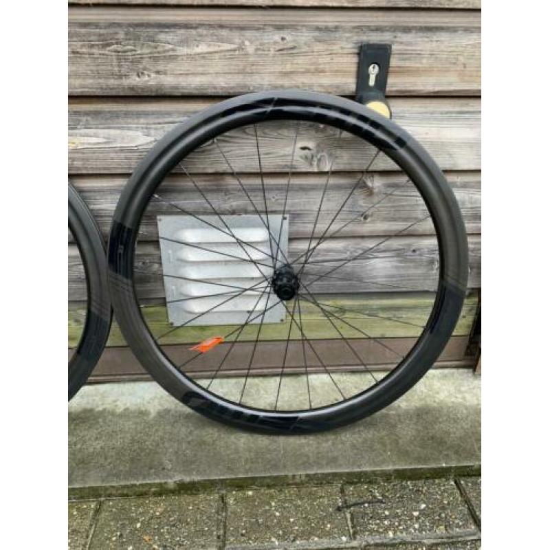 Ffwd F4 tubeless clincher Carbon 11 speed Shimano