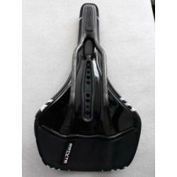 Zadel racefiets astute